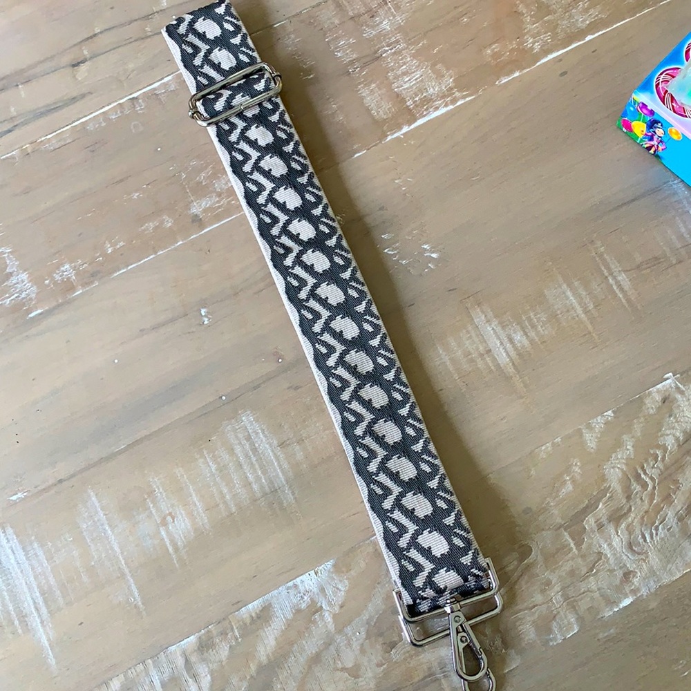ah•dorned bag strap 🤍 silver hardware LIKE NEW